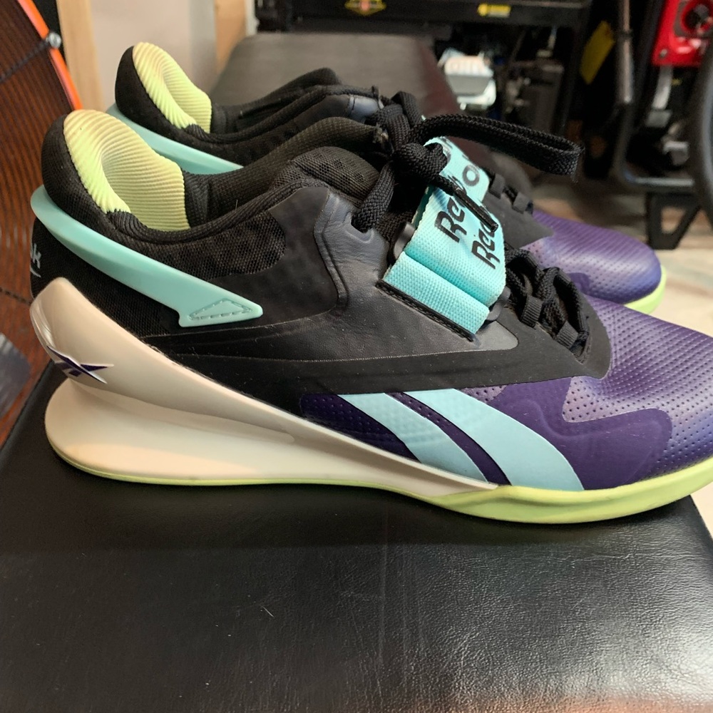 Womens Reebok Lifters size 8